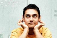 আমির খানের ডিগবাজি!