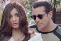 ‘সালমানকে নিয়ে মন্তব্য করার আগে দশবার ভাবা উচিৎ’