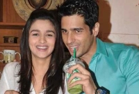 হ্যাঁ, আমি সিদ্ধার্থকে ভালোবাসি, স্বীকার করলেন আলিয়া