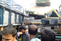  লোহাগাড়ায় দুটি ট্রাকের মুখোমুখি সংঘর্ষে  আহত ১