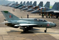 যুদ্ধের তোড়জোড় ভারতীয় বিমান বাহিনীর, কড়া নজর রাখছে পাকিস্তান