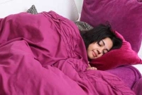 স্ত্রীকে বেশি ঘুমাতে দিন, তাতে আপনারই মঙ্গল!