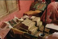 অবাক কাণ্ড, এবার বস্তির ঝুপড়ি ঘরে মিলল সাড়ে তিন কোটি টাকা