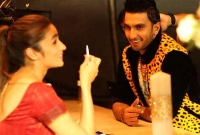 রণবীরের সাথে আলিয়া, ভাইরাল সাইবার দুনিয়ায়