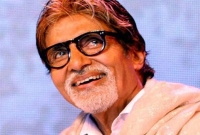 মুখ ভরে দাড়ি রেখেছেন অমিতাভ বচ্চন!