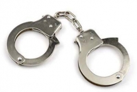 হাতকড়া নিয়ে মহা সমস্যায় পুলিশ!