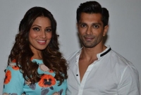 মায়ের যে আপত্তিতে ভেঙে গেল বিপাশা-করণের বিয়ে!