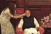 ক্যাটরিনার পাশে বসবেন মোদি!