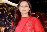 রানীর মেয়ের প্রথম বিদেশ ভ্রমন