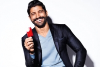 ফারহানের মনের ঘরে লেগেছে প্রেমের হাওয়া, কে সেই রূপসী?