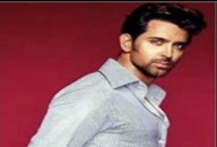 যে কারণে ১০ বছরের জেল হতে পারে হৃতিকের