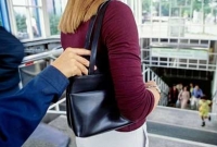 ফোন যদি চুরি হয়! আগেই জেনে নিন চোর ধরার উপায়