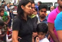 ক্রিকেট খেলতে গিয়ে লাশ হলেন চিকিৎসক ক্রিকেট খেলতে গিয়ে লাশ হলেন চিকিৎসক