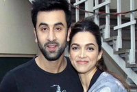 দীপিকাকে একনজর দেখতে লস অ্যাঞ্জেলসে রণবীর!