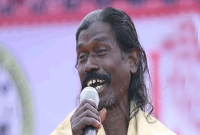 তৃতীয় শ্রেণীর ছাত্রের কাণ্ড, ২০টি মহাকাব্য লিখে ফেলায় তোলপাড়!