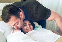 ভাগিনার কপালে চুমু খেয়ে দোয়া চাইলেন ভাইজান