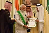 সৌদি আরবের সর্বোচ্চ পদক পেলেন মোদি, হাত মেলালেন বাদশাহ