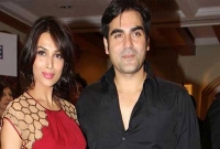 সন্তানকে কাছে পেতে আদালতে যাবেন মালাইকা