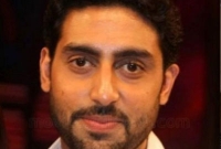 অসুস্থ অভিষেক বচ্চন শয্যাশায়ী