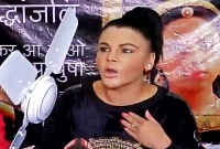 মোদির কাছে বিতর্কিত সেই মডেলের দাবী, ‘সিলিং ফ্যান নিষিদ্ধ করুন’