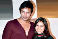 প্রেমিকের ৯ বছরের ছেলের কথা জেনেই কি অাত্মহত্যা করেছেন নায়িকা?