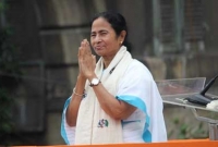 করজোড়ে ক্ষমা চেয়ে মমতার আকুল মিনতি