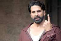 লন্ডনে আটক বলিউড খিলাড়ি অক্ষয় কুমার!