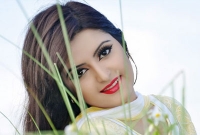 পরীমনির মুখে রহস্যের হাসি, কারণটা কি?