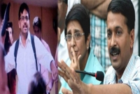 দিল্লির মুখ্যমন্ত্রী কেজরীওয়ালকে জুতা ছুঁড়ে মারল এক যুবক