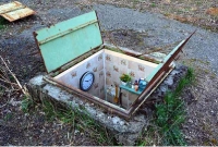 অবাক কাণ্ড, ম্যানহোল এখন বাসস্থান!