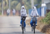 তীব্র দাবদাহে আড়াইশ' স্কুল বন্ধ!