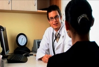 পুরুষ ডাক্তারের সঙ্গে নারী রোগীর নির্জন সাক্ষাৎ, কী বলছে ইসলাম?