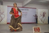 টানা ৫ দিন নেচে গিনেস বুকে নাম লেখাল এক ভারতীয় কত্থক শিল্পী