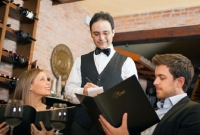 নামি রেস্তোরাঁয় খাচ্ছেন, কি বিপদ হতে পারে জানেন?