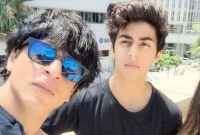 নিজেকে শাহরুখের সন্তান হিসেবে স্বীকার করতে চায় না আরিয়ান!