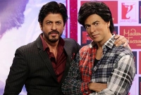 এবার একই সাথে ছবি তুললেন দুই শাহরুখ!