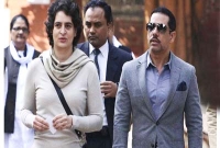 প্রিয়াঙ্কাকে প্রয়োজন নেই, জানালেন স্বামী