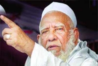 হেফাজতের আল্লামা শফীর গোপন সফর নিয়ে তোলপাড়!