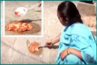 অবাক কাণ্ড, রোদের তাপেই ডিম ভাজলেন গৃহবধূ!