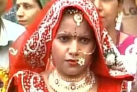 বাড়িতে বাথরুম নেই, তাই বিয়ের আসরেই বর বদল করল বধূ