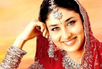 জেনে নিন কারিনা কাপুরের ৯টি বিতর্কিত কর্মকাণ্ড