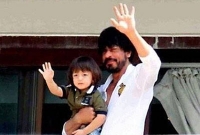 জানেন, ‘ফ্যান’ দেখে শাহরুখপুত্র আব্রাম কি বলছে?