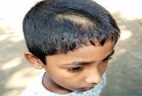 এ কি কাণ্ড, ছাত্রদের ক্লাস রুমে আটকে চুল কেটে দিলেন শিক্ষক!