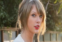 এ কি কাণ্ড, অনুষ্ঠান থেকে পালালেন টেইলর সুইফট!