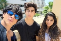 সন্তানদের প্রতি শাহরুখ খানের কড়া নির্দেশ, কেন?