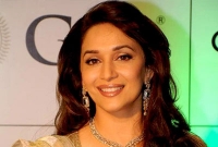 শাহরুখের ‘ফ্যানে’ প্রাণ জুড়ালেন মাধুরী