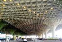 কলকাতা বিমানবন্দরে প্রচুর সোনাসহ এক বাংলাদেশি গ্রেফতার