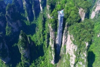 বিশ্বের বৃহত্তম ও ভয়ঙ্কর লিফটের গল্প