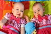 গিনেস বুকে যমজ বোন, এক বোন আরেক বোনের চেয়ে ৮৭ দিনের বড়!