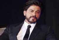 এবার তিন ফুট এক ইঞ্চি লম্বা হচ্ছেন শাহরুখ!